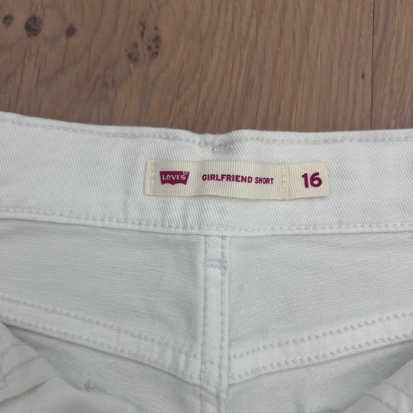 Girls Levi’s Denim Shorts - Picture 3 of 5